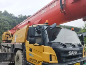 200 ton heavy mobile crane rental dubai